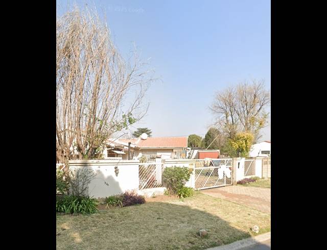4 BEDROOM TOWNHOUSE FOR SALE IN BENONI CENTRAL